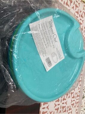 NWT the pampered chef outdoor party plate set of 6 blue green plastic round 2823